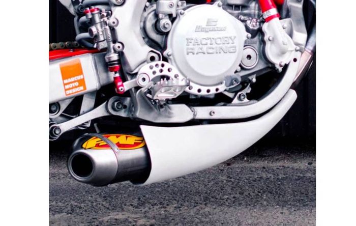 Honda CRF450 custom ultimate street tracker dari Marcus Moto Design