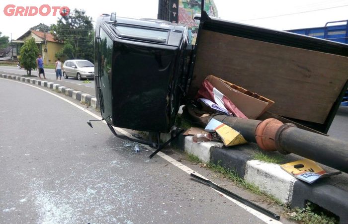 Tabrak lari menimpa pengendara mobil pikap di Jalan Raya Solo-Jogja KM 17