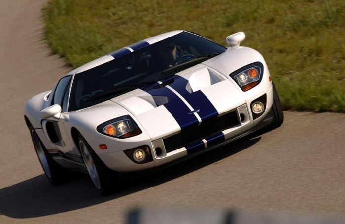 Ford GT generasi pertama