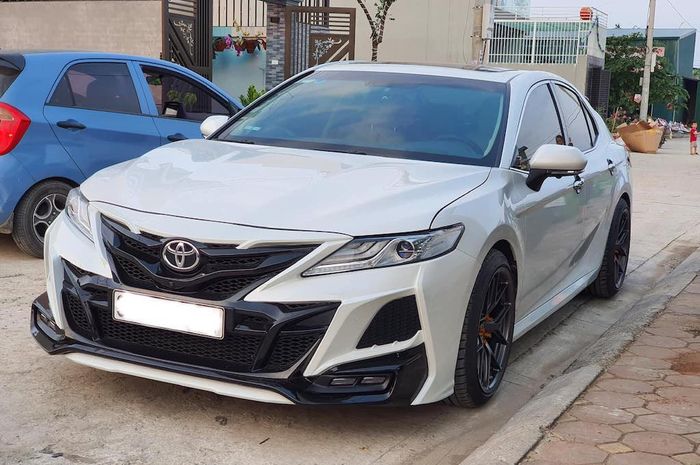 Modifikasi Toyota Camry baru garapan bengkel QS Performance, Vietnam