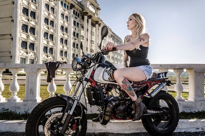 Yamaha DT180 custom street tracker milik Robinson Cristian Santos, dilansir oleh Bikebound.com