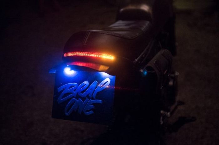 Gaya buritan Honda NX650 besutan Gilles Kergadallan