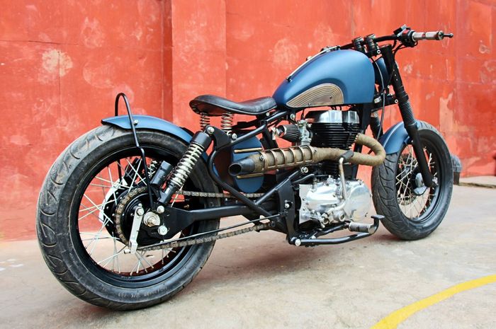 Royal Enfield Bullet Electra 350 custom bobber dari Bull City Customs