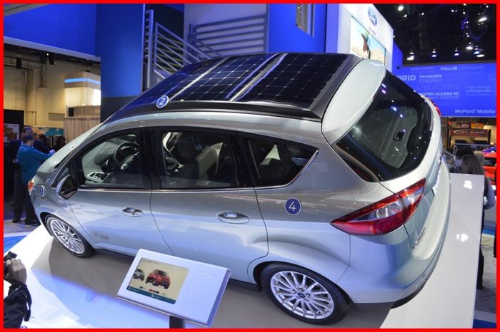 Ford C-Max Solar Energi Concept dengan panel surya besar di bagian atap