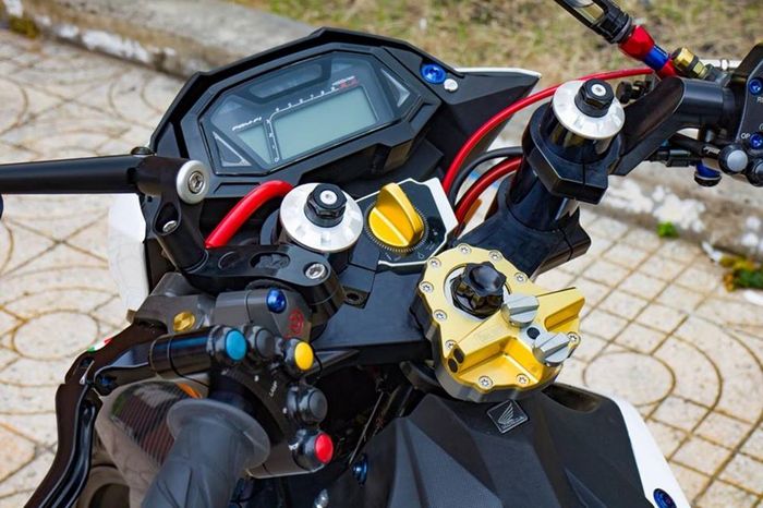 Tampilan kokpit Honda Sonic berkaki spek balap