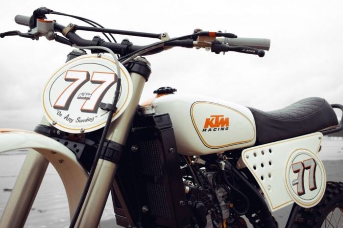 KTM 400 EXC-R lansiran tahun 2004 milik Dan Ridge, dilansir oleh www.silodrome.com