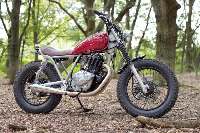 Suzuki GN250 custom tracker dari Inglorious Motorcycles, dilansir oleh Thebikeshed.cc