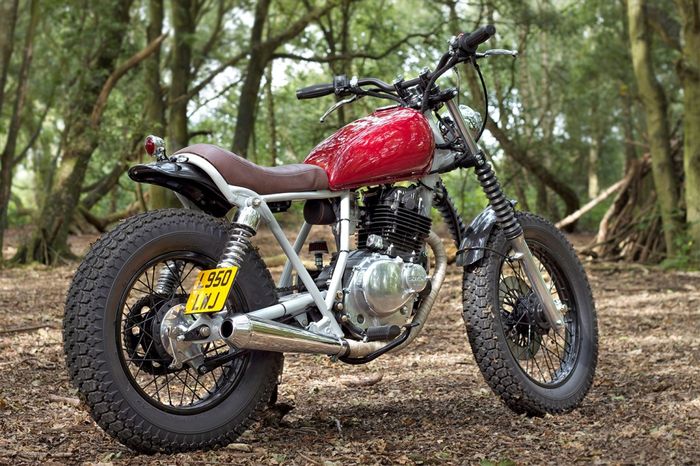 Suzuki GN250 custom tracker dari Inglorious Motorcycles, dilansir oleh Thebikeshed.cc
