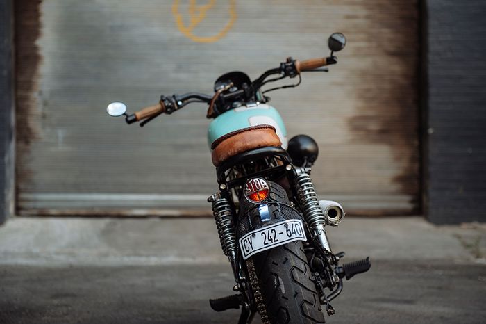 Yamaha SR250 custom brat style dari Greasers Garage, dilansir oleh Bikebound.com