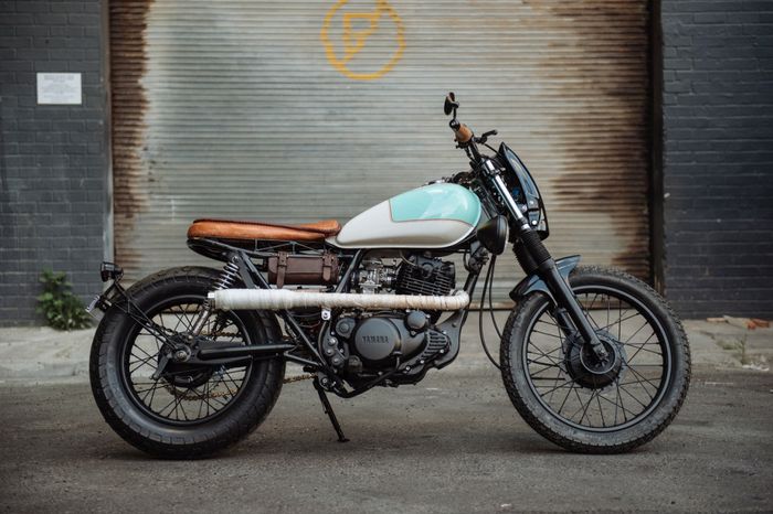 Yamaha SR250 custom brat style dari Greasers Garage, dilansir oleh Bikebound.com