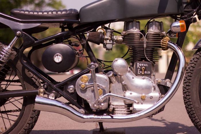 Royal Enfield 350 cc G2 custom scrambler dari Nomad Motorcycles