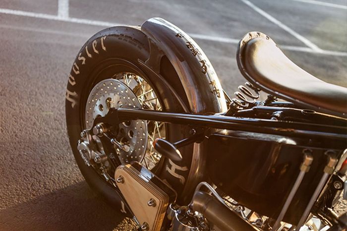 Huruf Kanji dengan arti multitafsir disematkan pada sepatbor