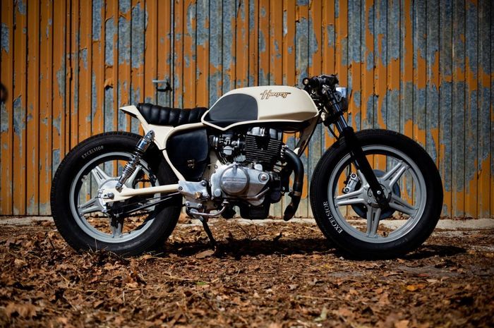Honda CB250N custom cafe racer dari Old Empire Motorcycles, dilansir oleh Thebikeshed.cc