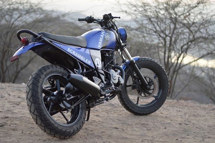 Yamaha FZ-16 custom scrambler dari Hustler Moto