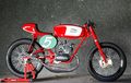 Ducati 2 Tak 50cc Cafe Racer, Gaya Dengan Pelek Jari-jari