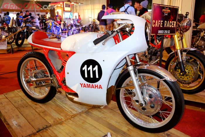 Cafe racer milik Adyana Karunya di ajang Suryanation Motorland seri Semarang