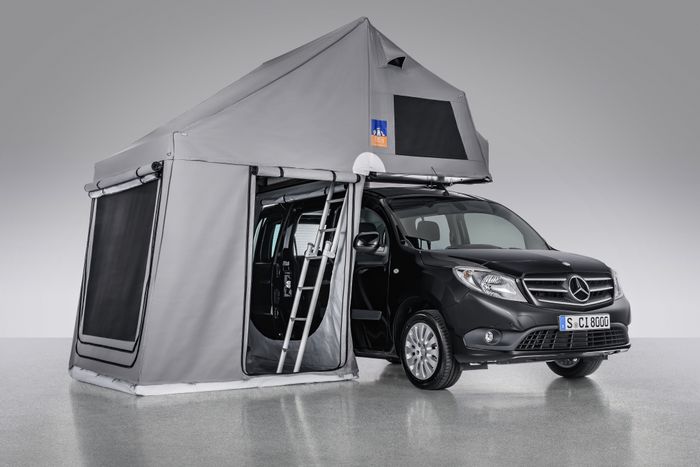 Roof tent di van Mercedes-Benz