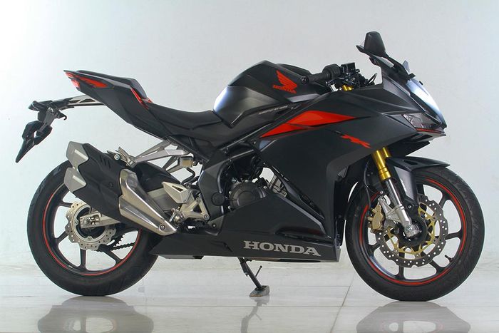 Honda CBR250RR yang dijual saat ini di Indonesia