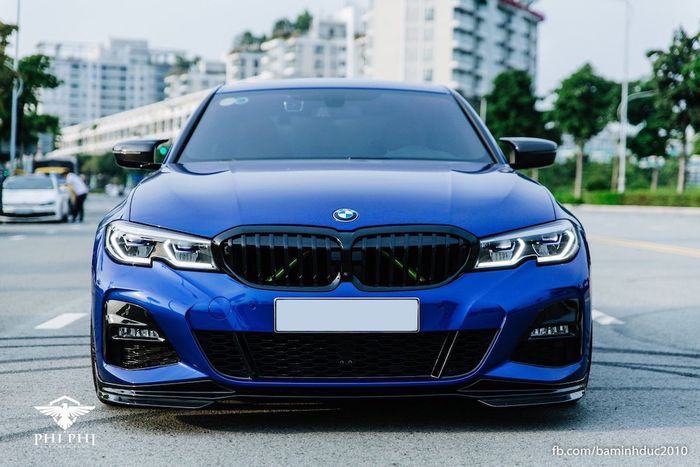 Modifikasi BMW 330i M Sport jadi ganteng pakai body kit M Performance