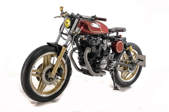 Honda CB400N kustom bobber dari Emporio Mechanical Processing, dilansir oleh www.emporioelaborazioni