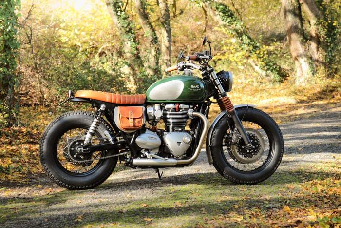 Triumph Bonneville T120 dengan aksen kulit dimana-mana bikinan dari BAAK Motorcycles, dilansir oleh www.silodrome.com