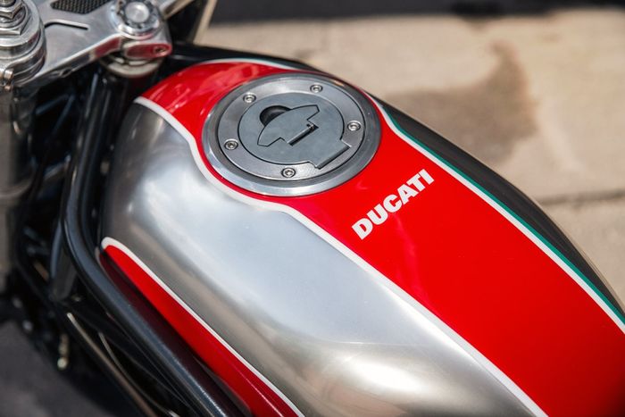 Ducati 900 SuperSport kustom caf&eacute; racer dari Birdie Customs, dilansir oleh Bikeexif.com