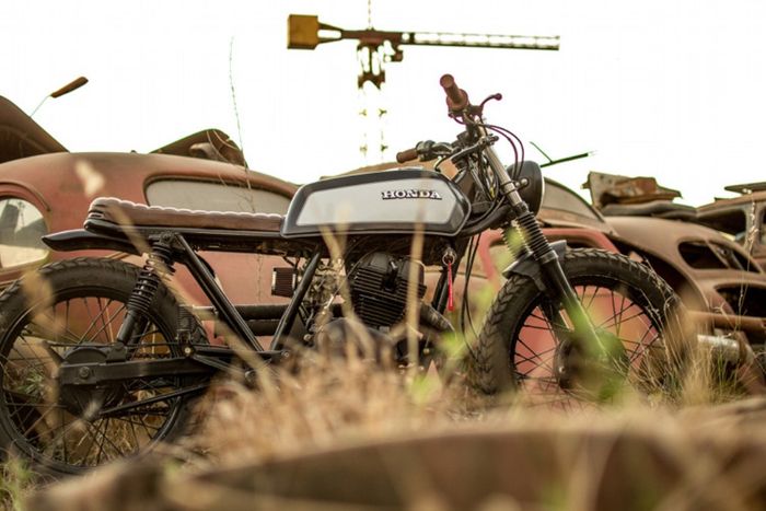 Honda CB250 Nighthawk custom brat scrambler milik Matias Aguirre, dilansir oleh Bikebound.com