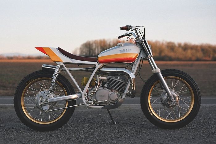 Yamaha DT250 custom flat tracker dari One Down Four Up, dilansir oleh Bikeexif.com