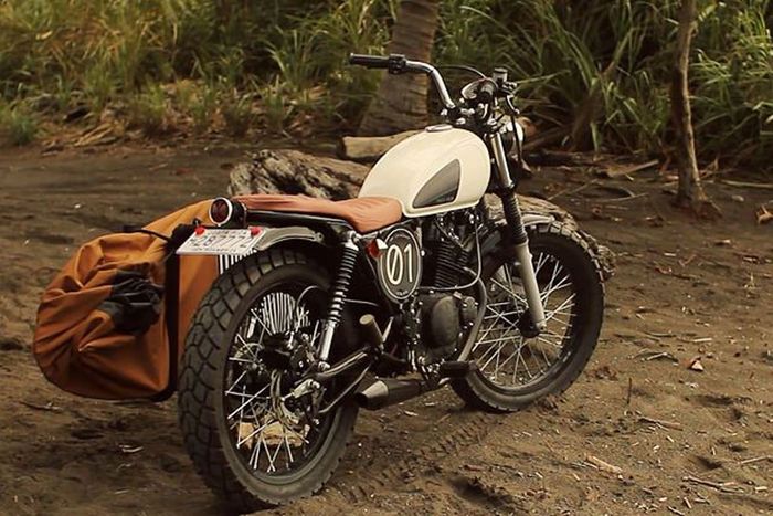 Suzuki GN125 custom street tracker-cafe racer dari Arnau Sanjuan Roman (Costa Rica Hot Rods), dilansir oleh Bikeexif.com