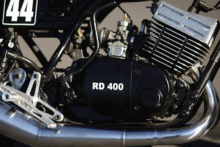 Yamaha RD400 custom cafe racer dari Lucky Customs, dilansir oleh Pipeburn.com