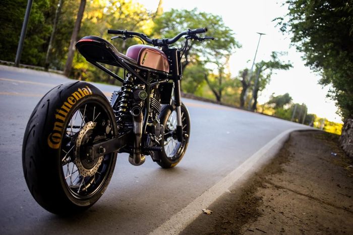Honda XR250 custom dari Lucky Customs, dilansir oleh Pipeburn.com