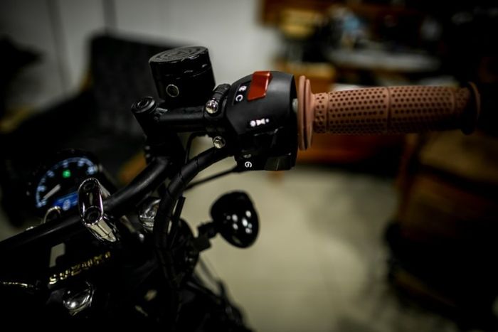 Tampilan panel instrument pada Suzuki Thunder 125 custom scrambler milik German Bastos, dilansir dari Bikebrewers.com