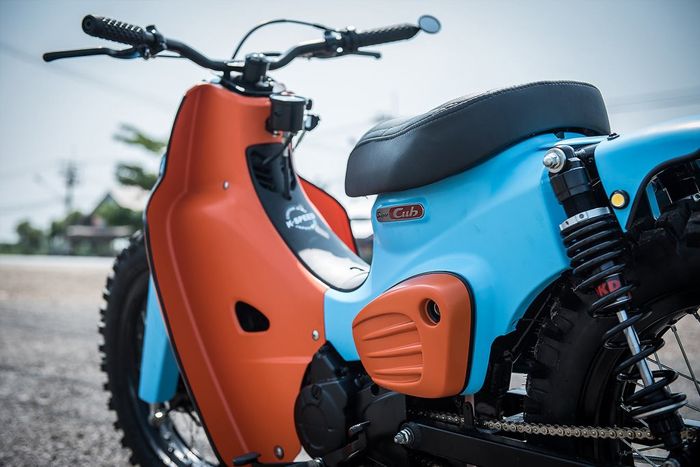 Honda Super Cub dengan bodi kit bikinan K-Speed