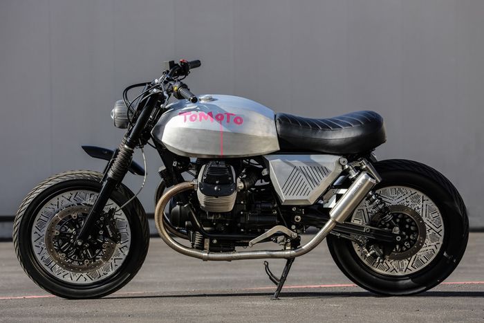 Moto Guzzi V7 &ldquo;Tomoto&rdquo; Karya desainer Tom Dixon dan Stefano Venier