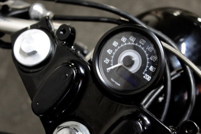 Honda CB750 F2 Nighthawk cafe racer dari L&eacute;tabli Garage