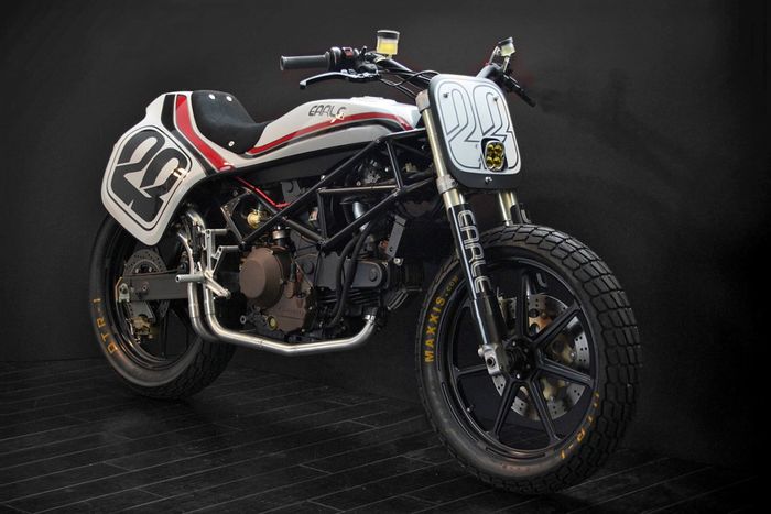 Ducati Monster 900 custom flat track dari Earle Motrs