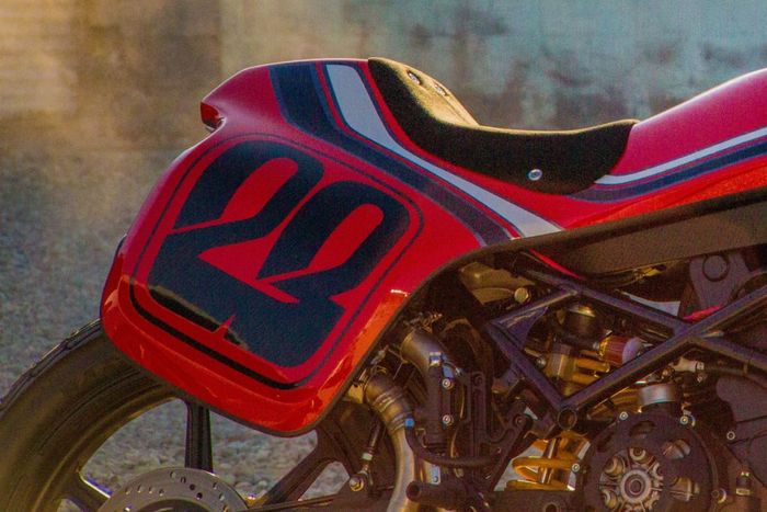 Ducati Monster 900 custom flat track dari Earle Motrs