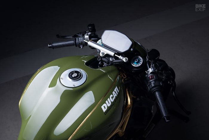 Ducati Monster 1200 R dengan rangka berlapis emas dari Diamond Atelier