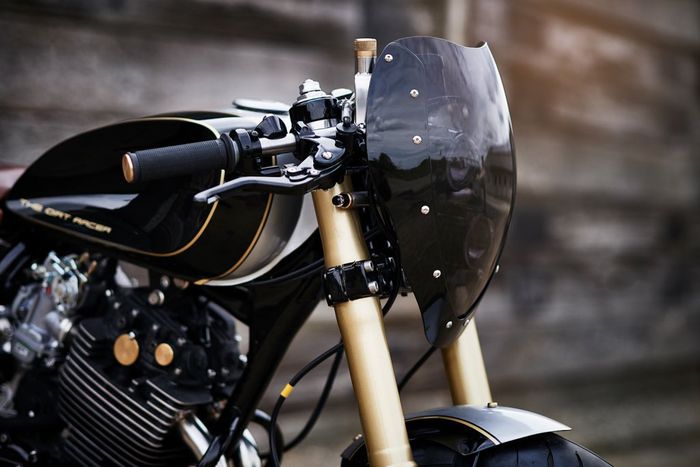 Yamaha XT600 &ldquo;Dirt Racer&rdquo; custom cafe racer dari Pipeburn.com