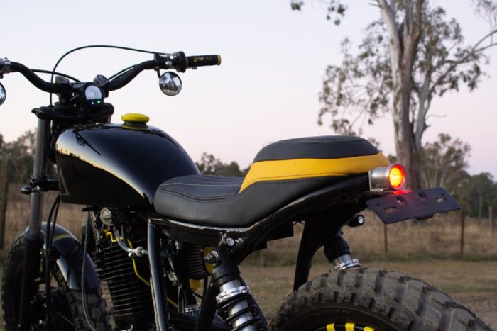Yamaha SR400 custom scrambler dari Purpose Built Moto