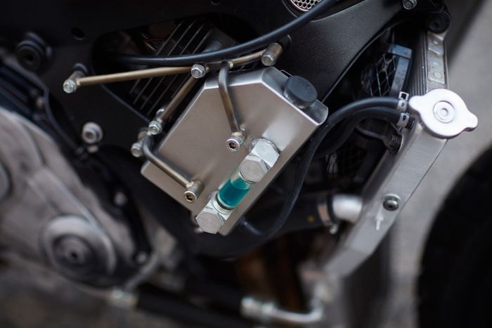 Indikator manual untuk radiator hasil custom