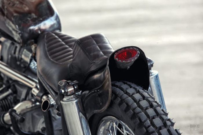 Lampu belakang kepunyaan Harley-Davidson WLA ikutan dipasang nih