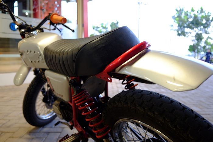 Rangka belakang yang dibangun ulang dan kini memiliki tailhoops