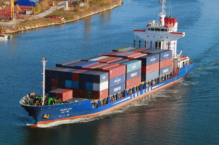 Adira kini bayarkan asuransi marine cargo