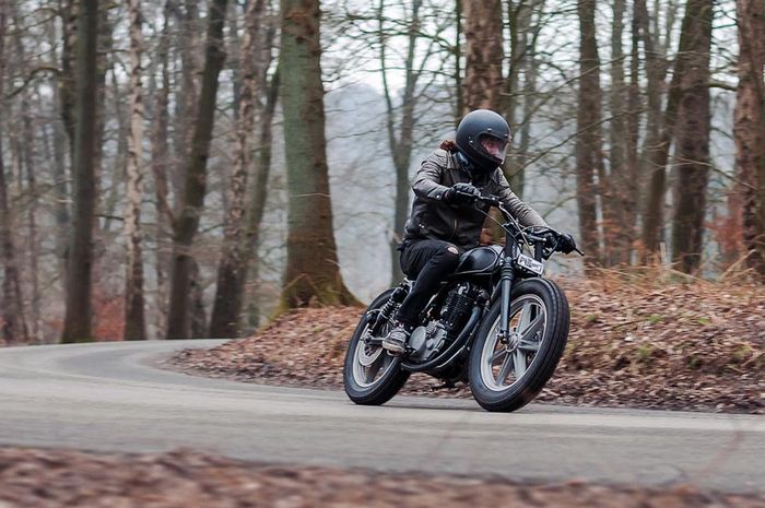 Yamaha SR500 custom brat style dari Pancake Customs, dilansir oleh Specialracer.com