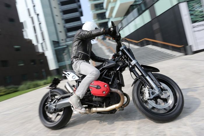 BMW R1200ST 2005 custom supermoto besutan Tony&rsquo;s Toy Custom Motorcycles