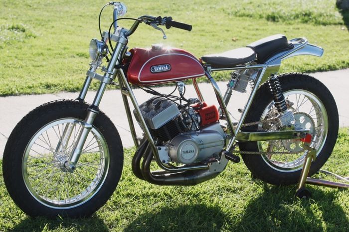 Yamaha RD350 custom vintage flat tracker milik Scott Zuper
