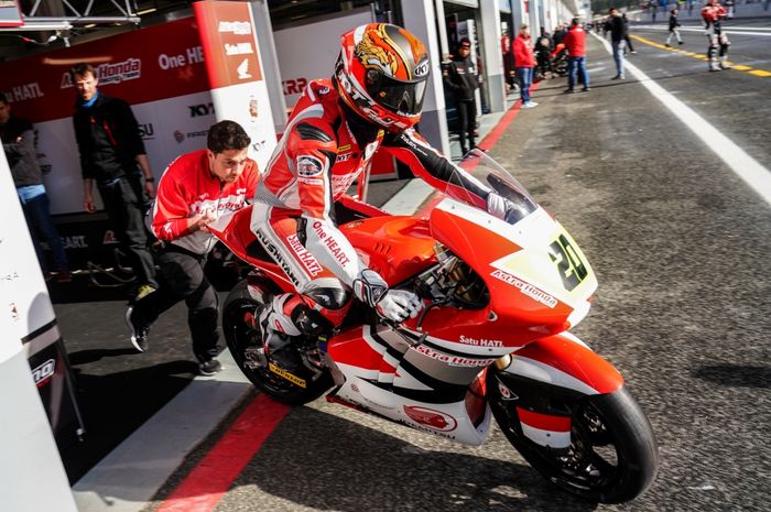 Dimas Ekky, salah satu dari dua pembalap Indonesia yang akan bertarung pada event CEV international Championship 2018 di sirkuit Valencia