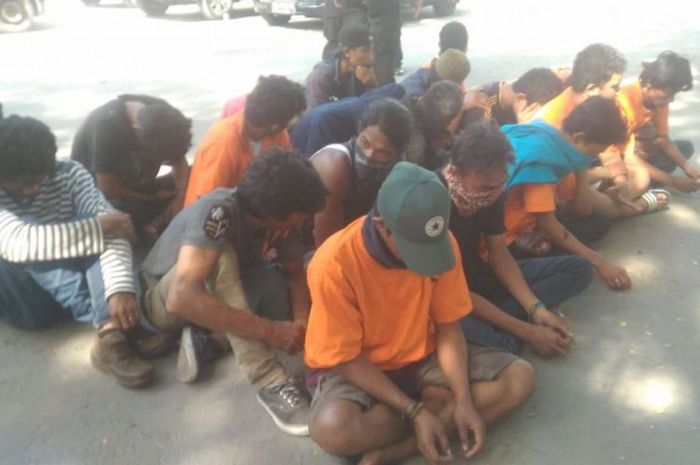 Orang-orang yang diduga tersangka penjarahan ditahan oleh Polresta Palu