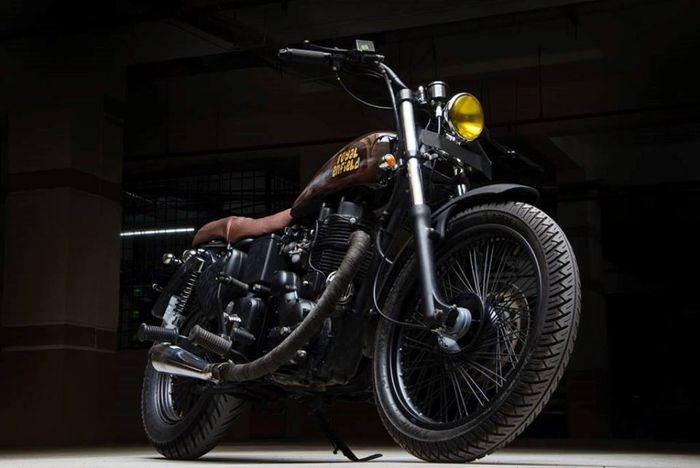 Royal Enfield lansiran lawas custom brat tracker buatan Eimor Customs